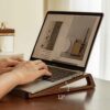 Support Multifonction Pliable 4-en-1 pour Smartphone, Tablette et Ordinateur Portable